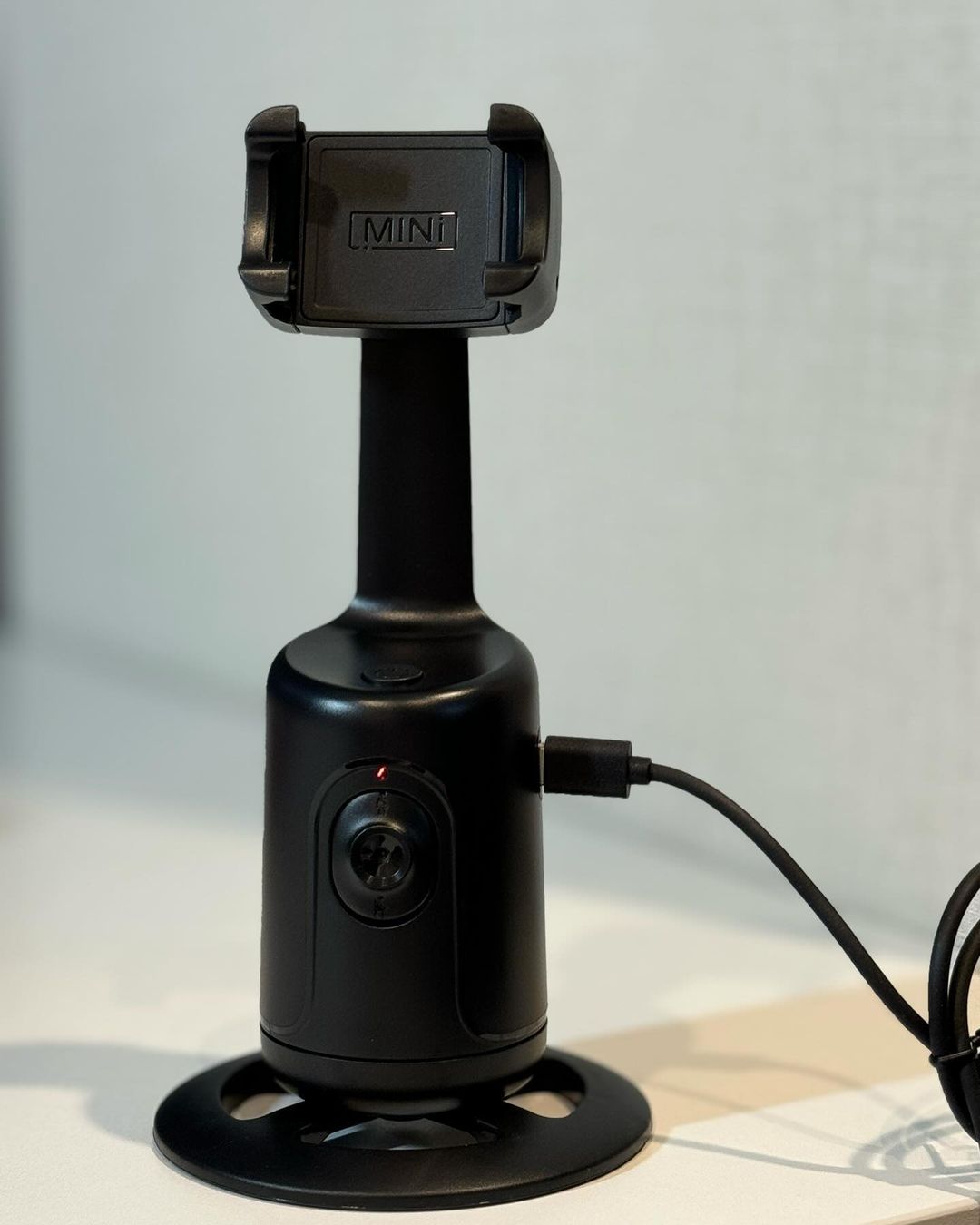 PO1 - 360° AI Auto-Tracking Phone Mount